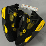 Tênis Nike Air Jordan 4 - Black Yellow