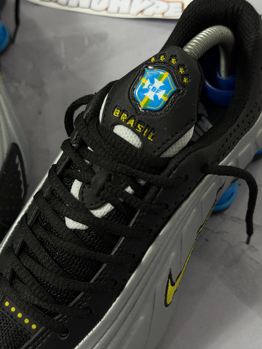 Tênis Nike Shox R4 - Seleção BRA