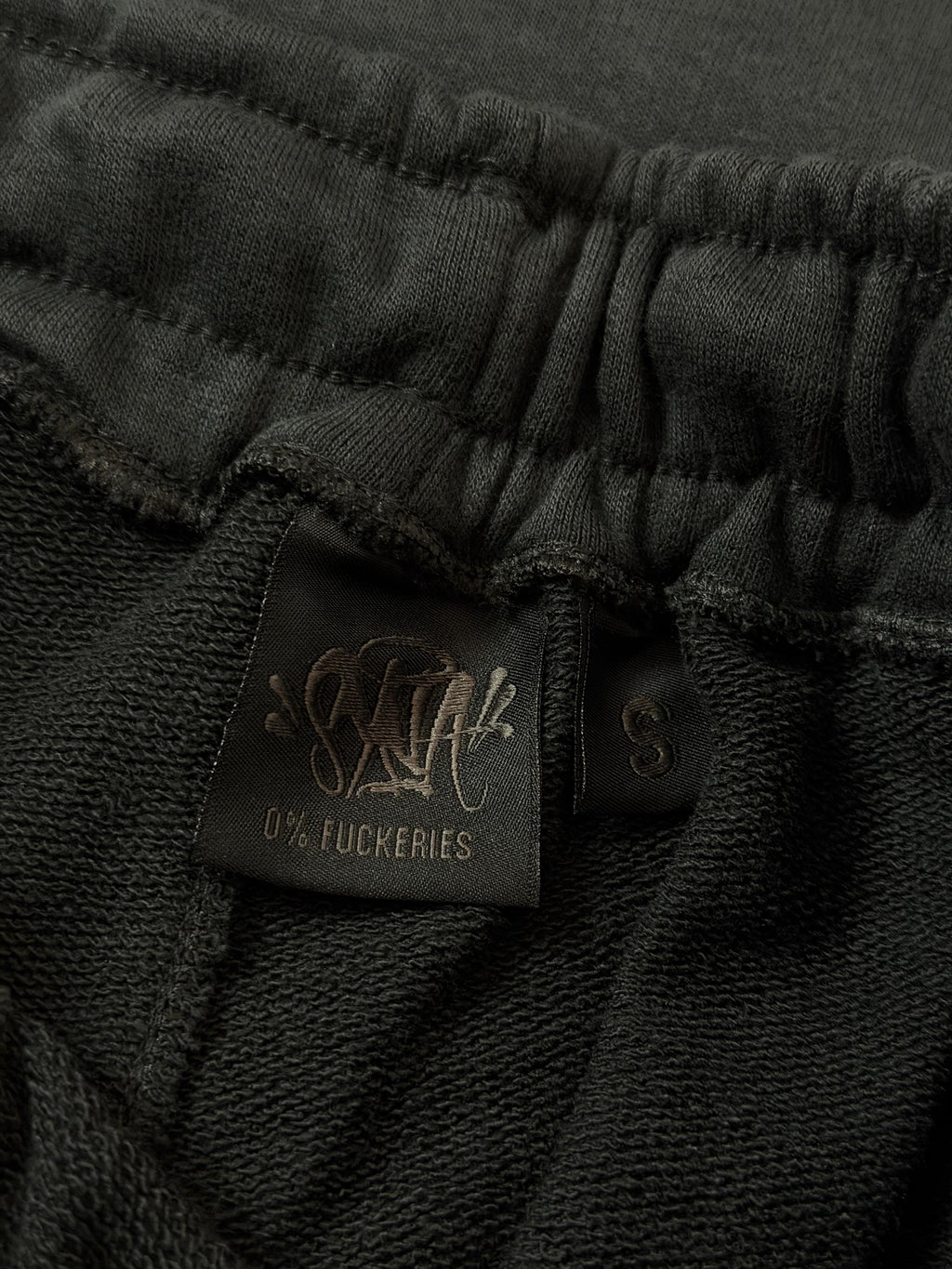 Conjunto Syna World - Grey Black