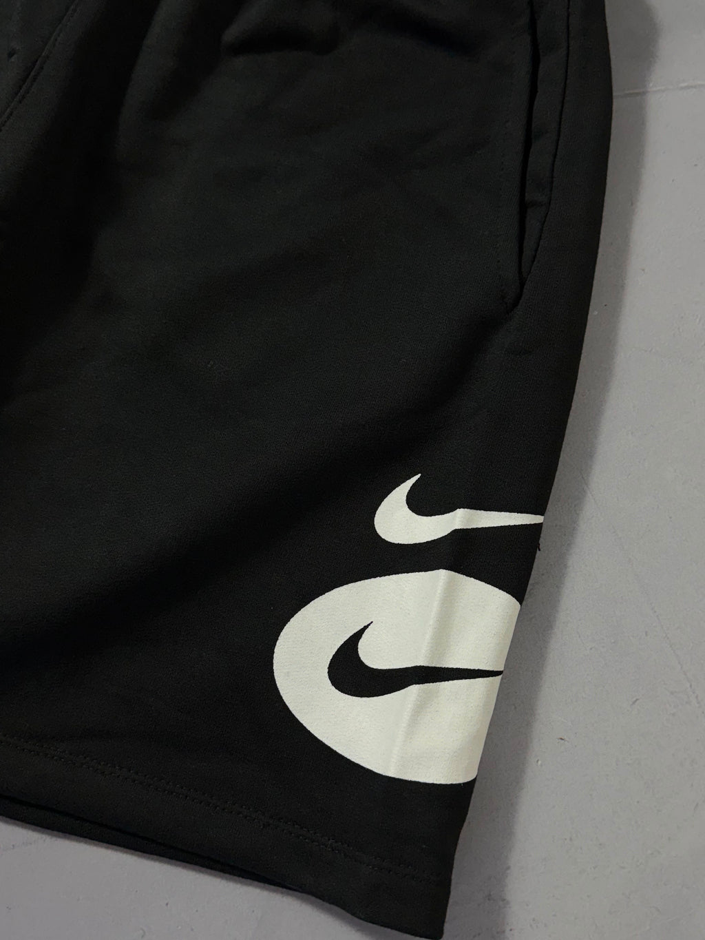 Shorts Moletom Nike Swoosh League - Preto