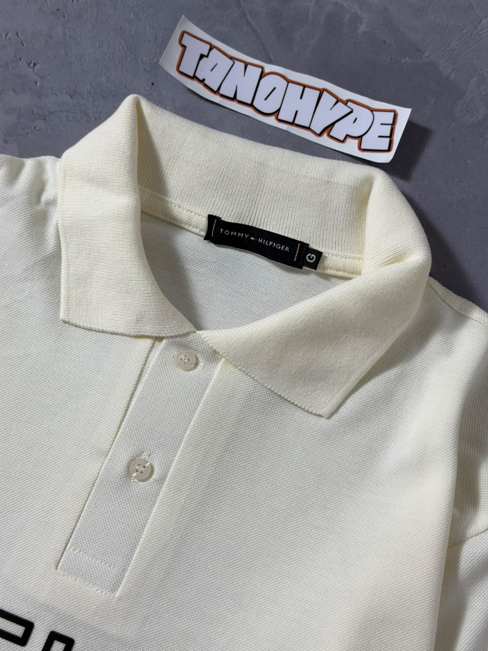 Polo Tommy Hilfiger Letreiro - OffWhite