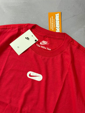 Camiseta Nike Swoosh Reverse - Vermelha