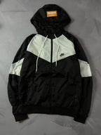 Corta Vento Nike Windrunner - Preto e Branco