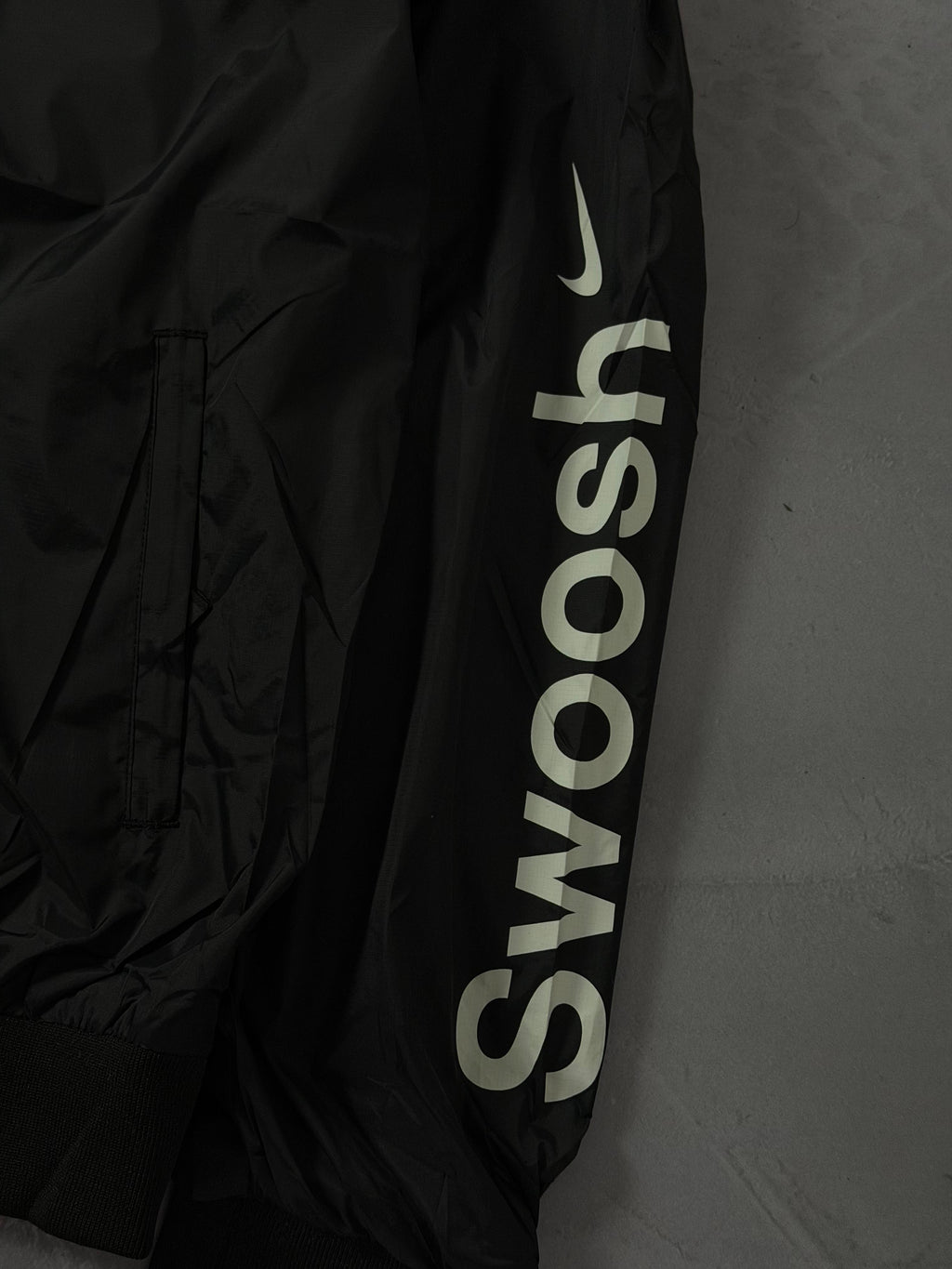 Corta Vento Nike Windrunner Swoosh - Preto