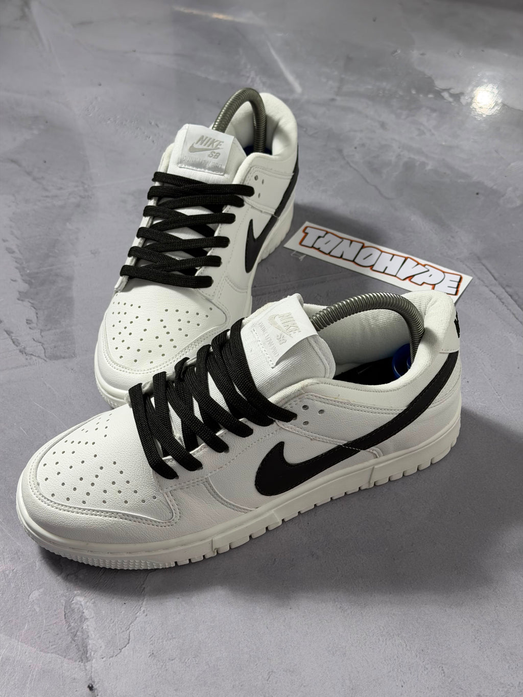 Tênis Nike Dunk Sb Low - Branco/Preto