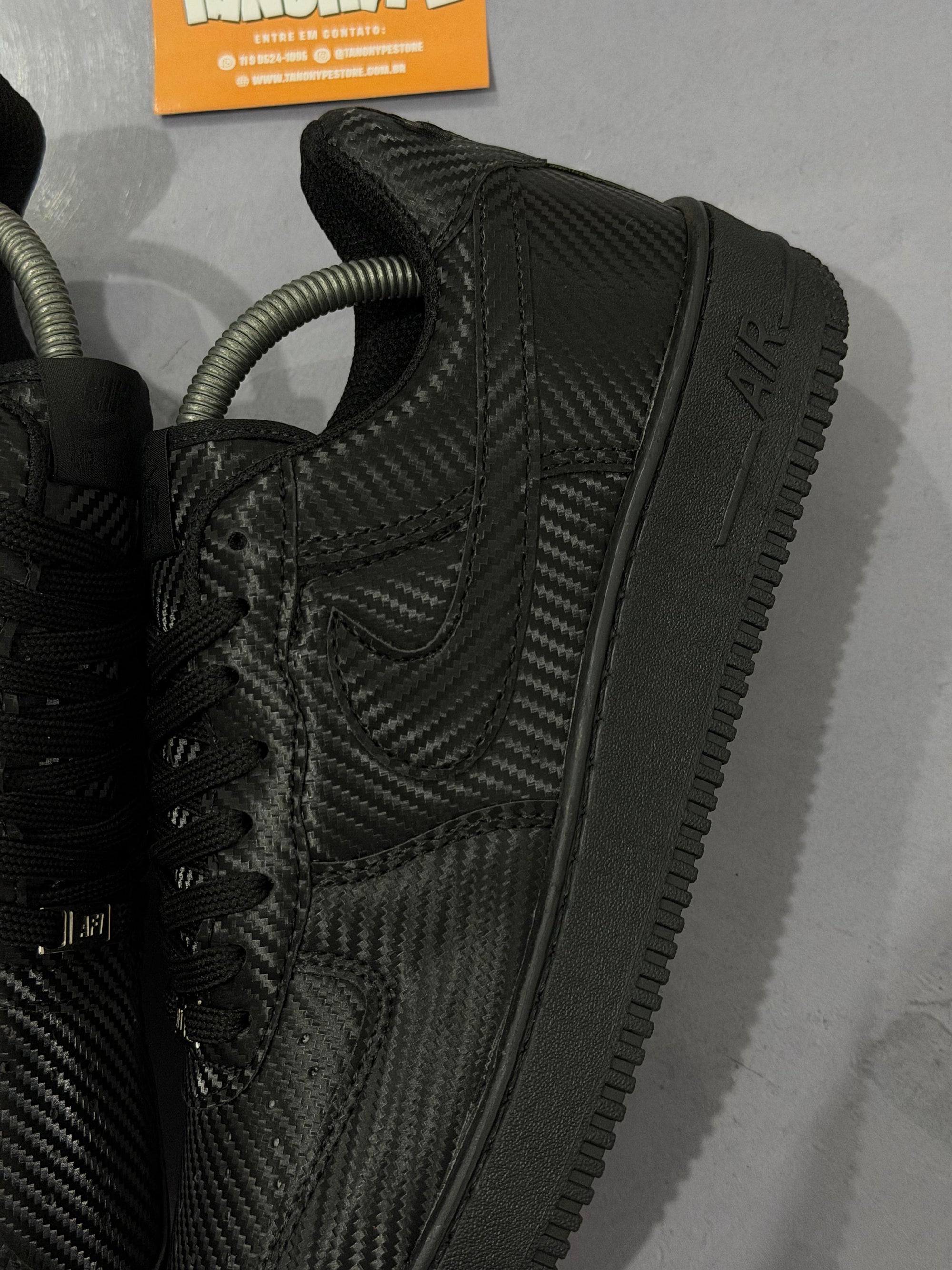 Tênis Nike Air Force 1 - Carbon Fiber
