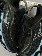 Tênis Mizuno Wave Prophecy 13 - Preto e Azul
