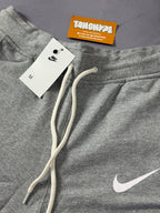 Shorts Moletom Nike Big Swoosh - Cinza