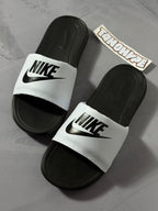 Chinelo Slide Nike Victori - Preto e Branco