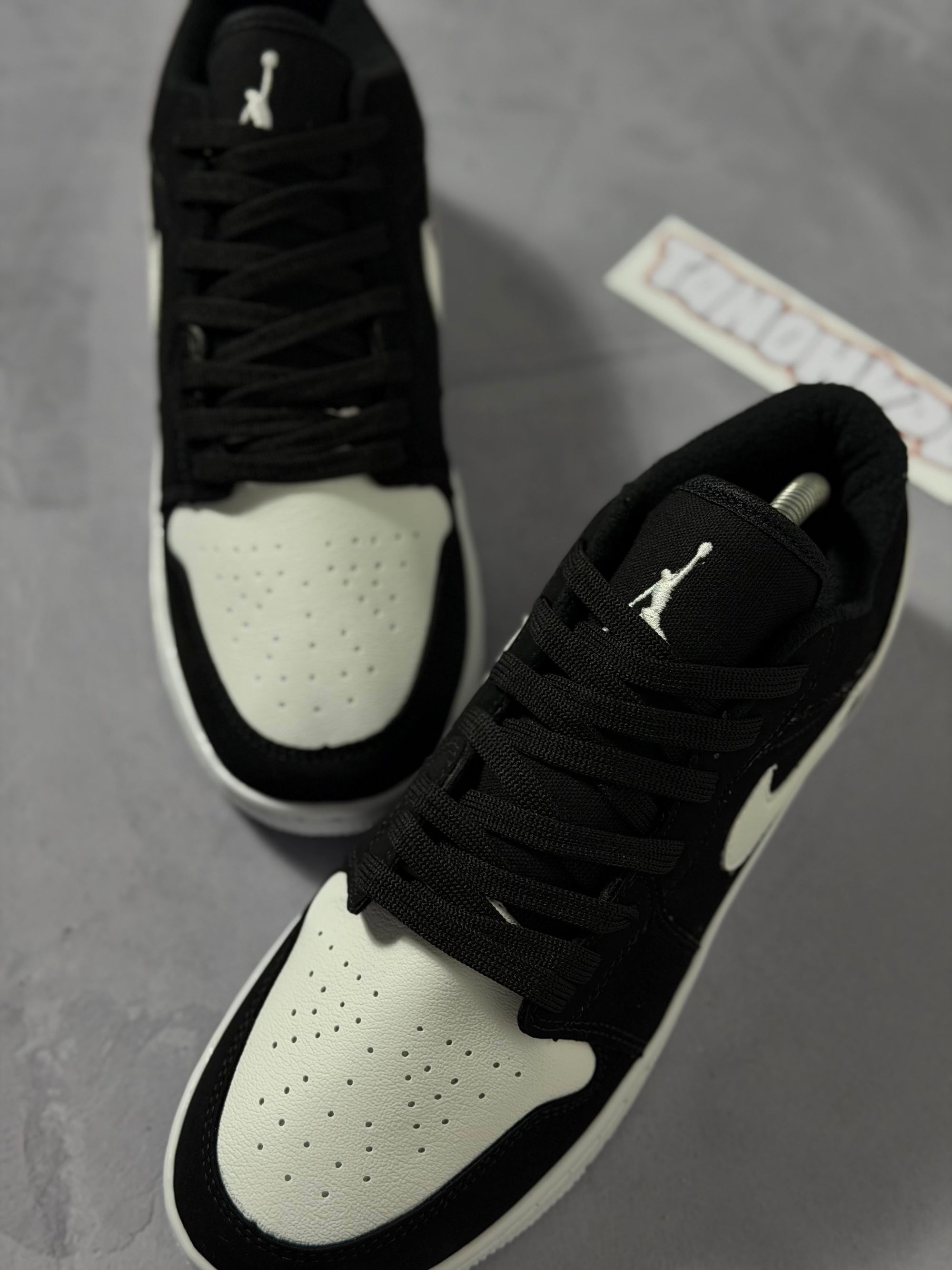 Tênis Nike Air Jordan Low 1 - Black/White