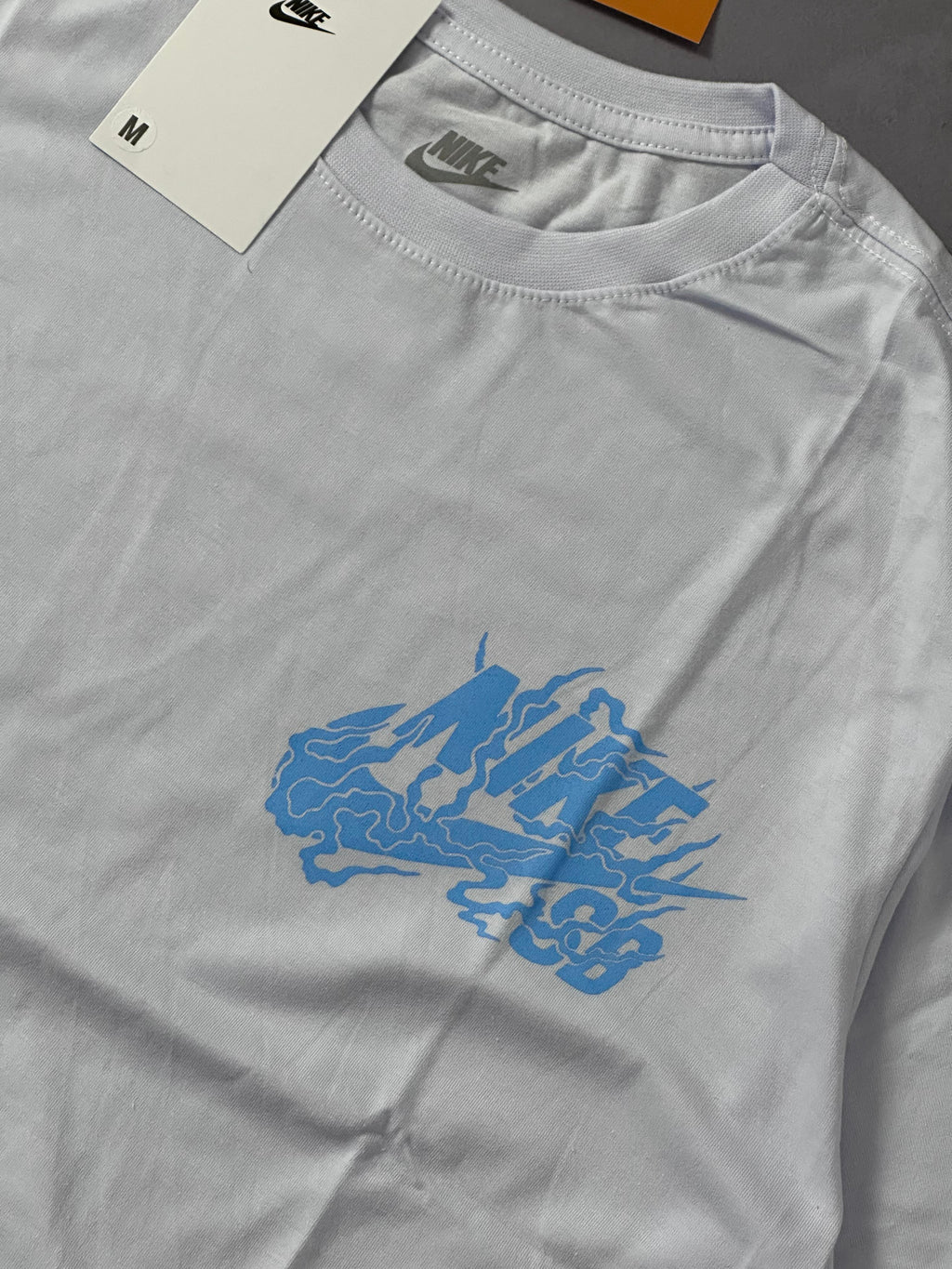 Camiseta Nike Sb Dragon - Branco/Azul