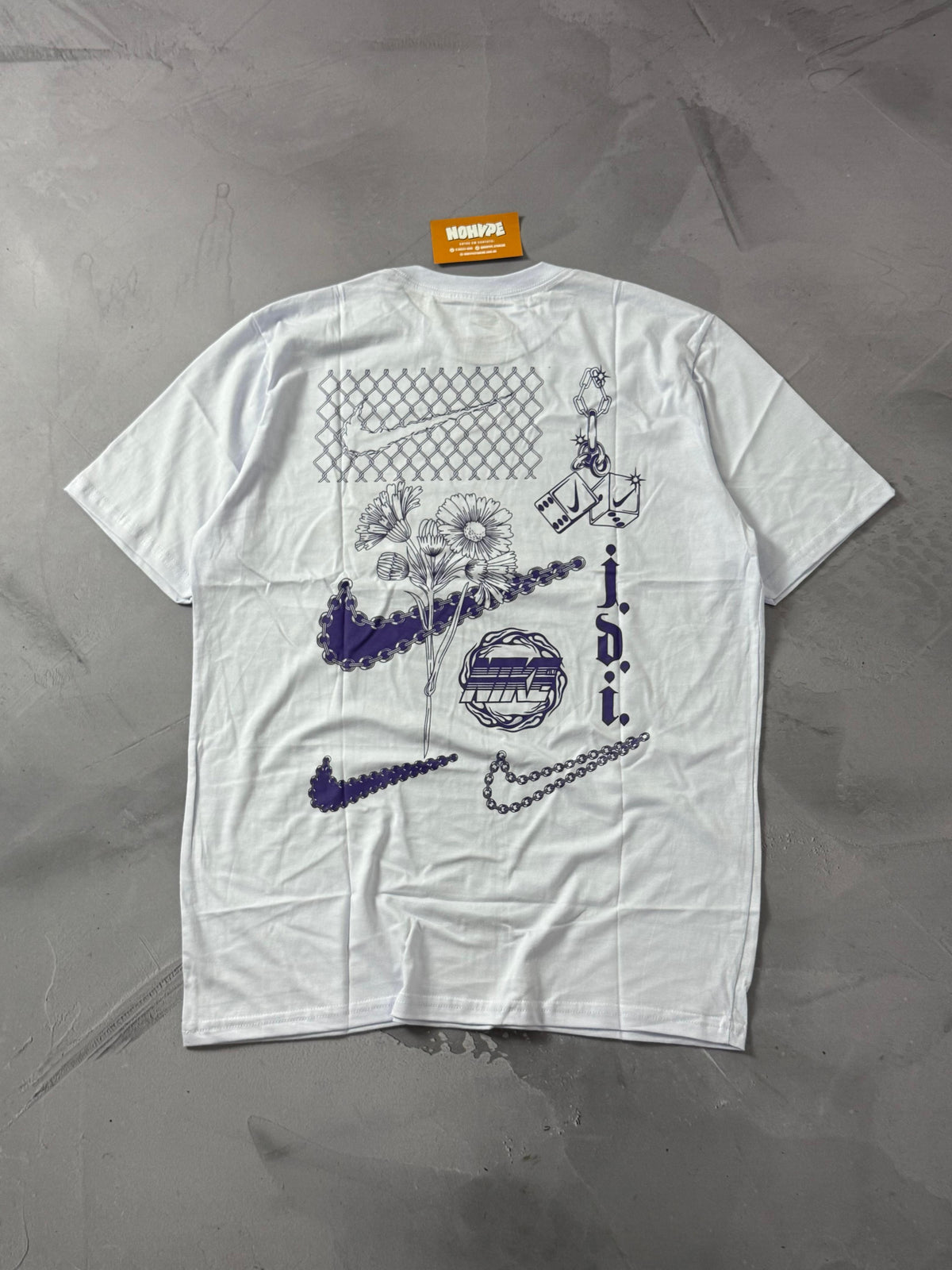 Camiseta Nike Flowers - Branco