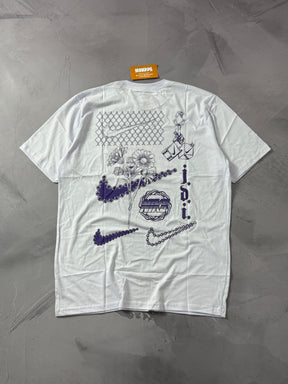 Camiseta Nike Flowers - Branco