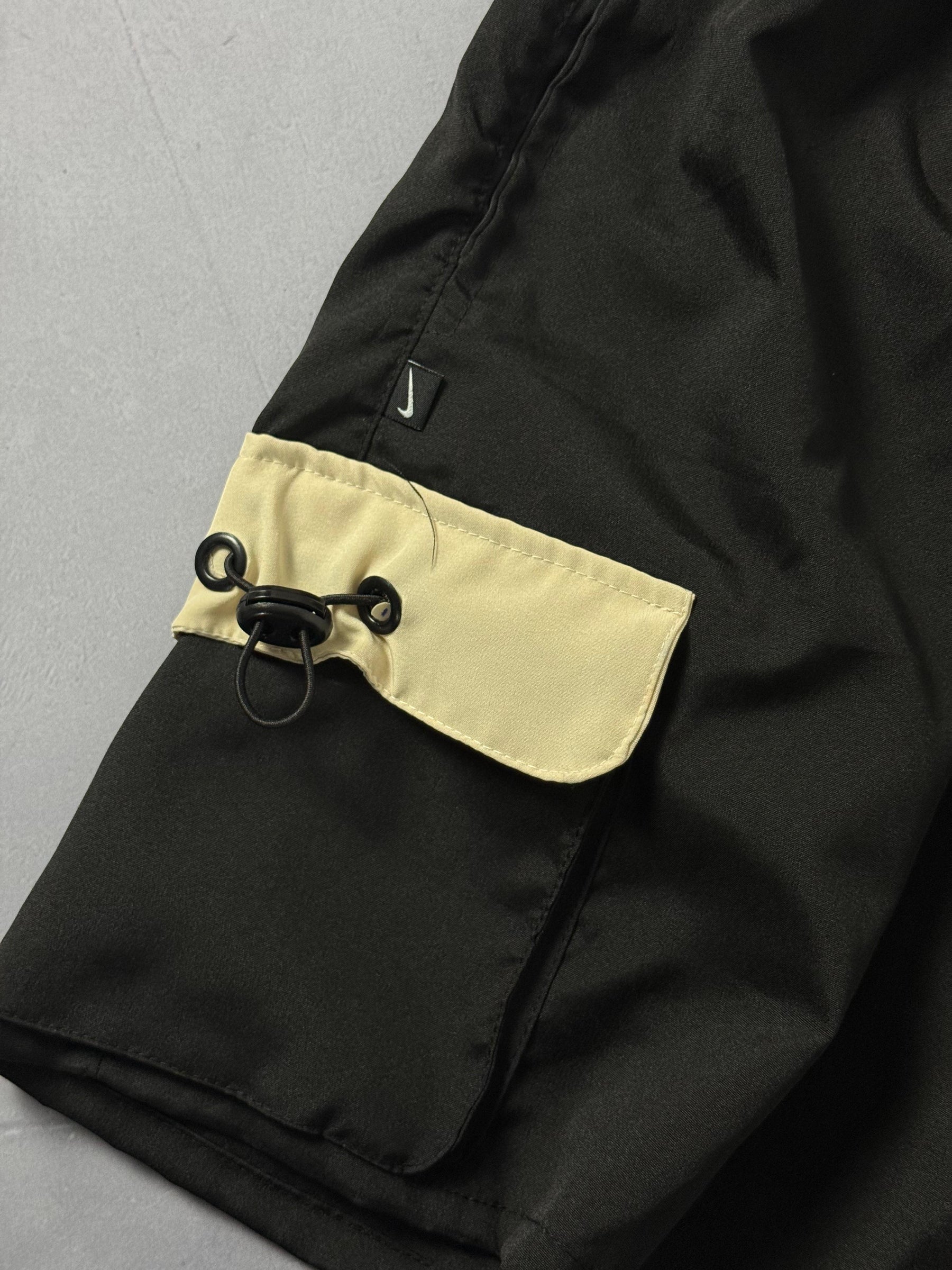 Shorts Tactel Cargo Nike - Preto e Bege
