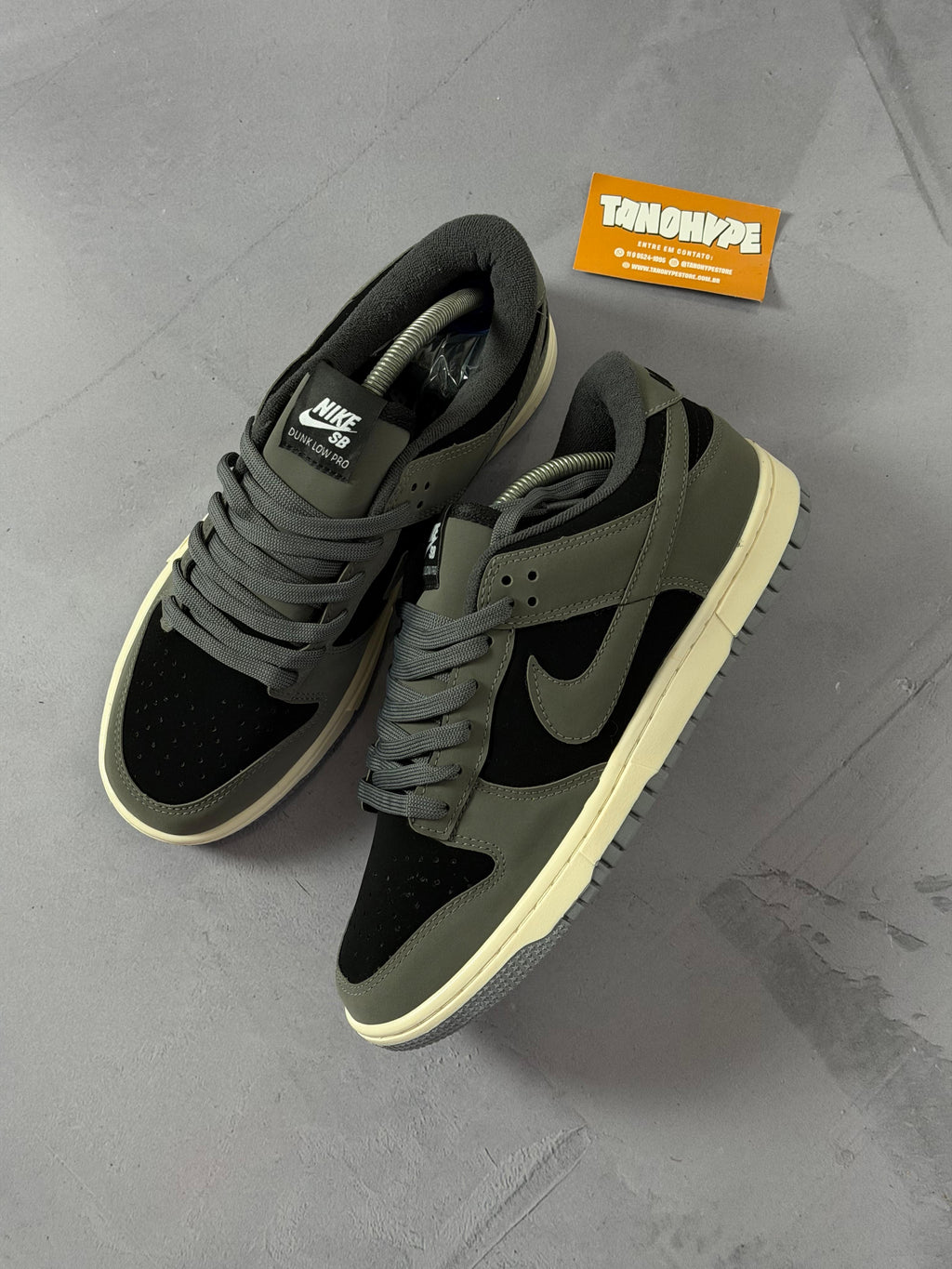 Tênis Nike Dunk - Cinza e Preto