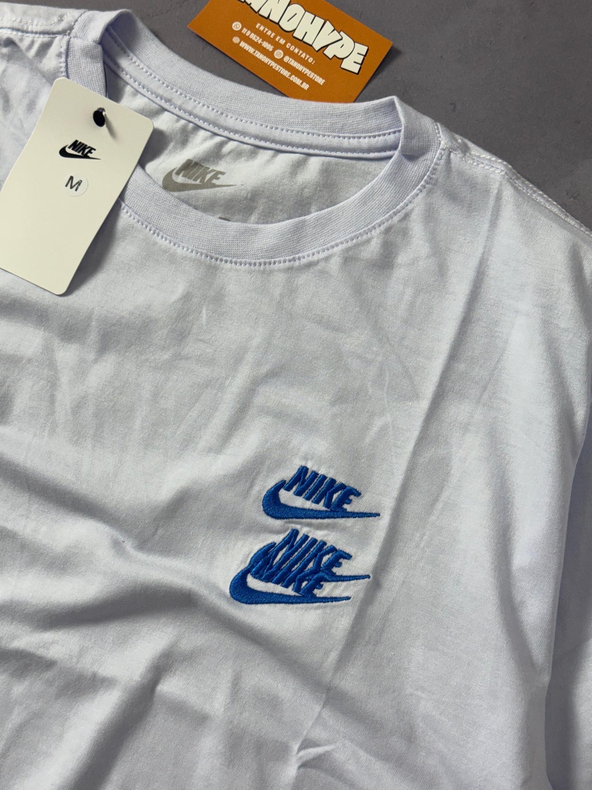 Camiseta Nike World Tour 2.0 - Branco