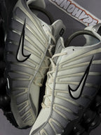 Tênis Nike Shox 12 Molas - Fade