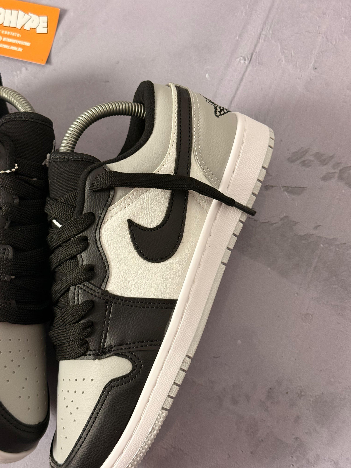 Tênis Nike Air Jordan Low 1 - Cinza/Branco
