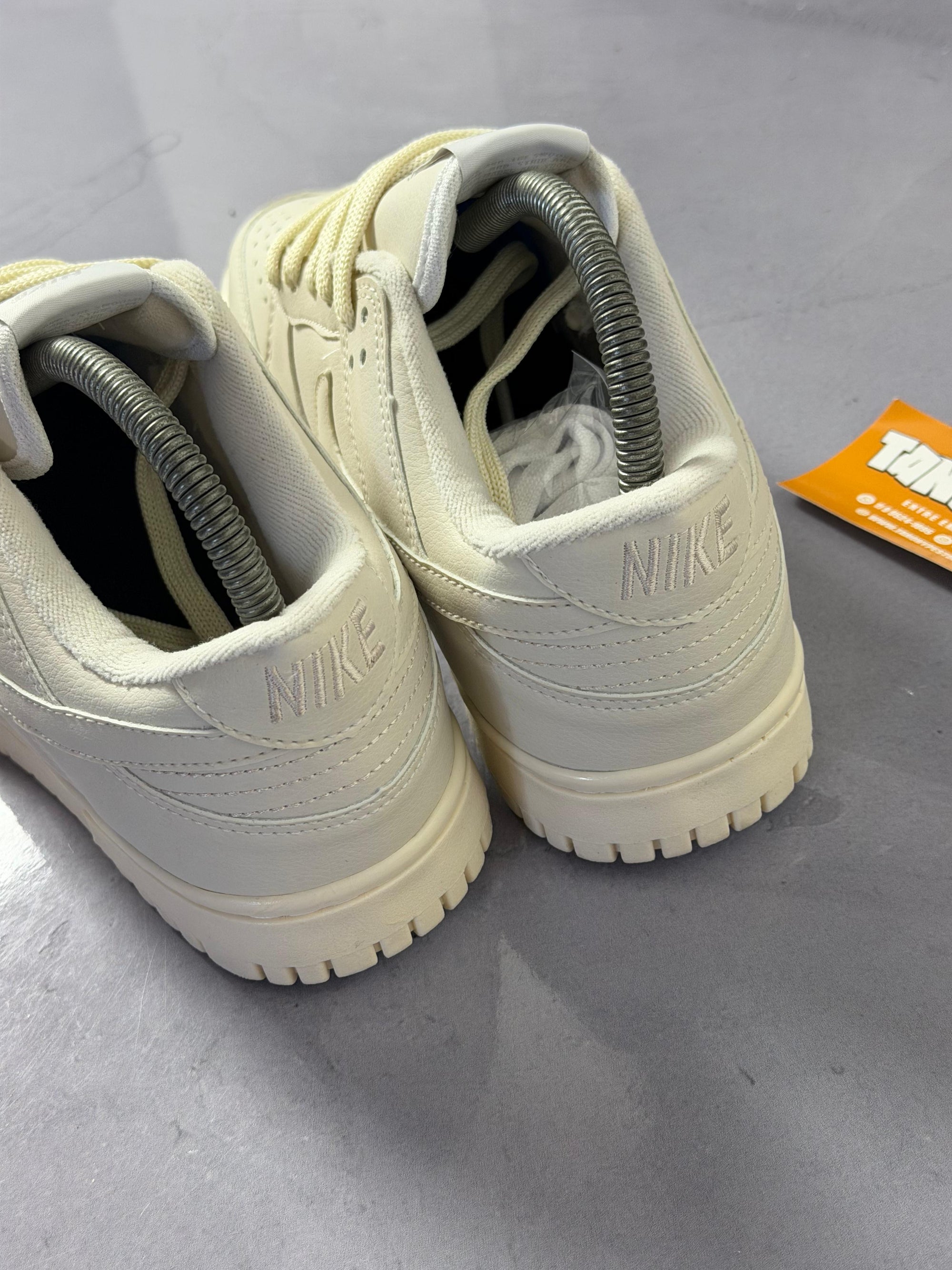 Tênis Nike Dunk - OffWhite