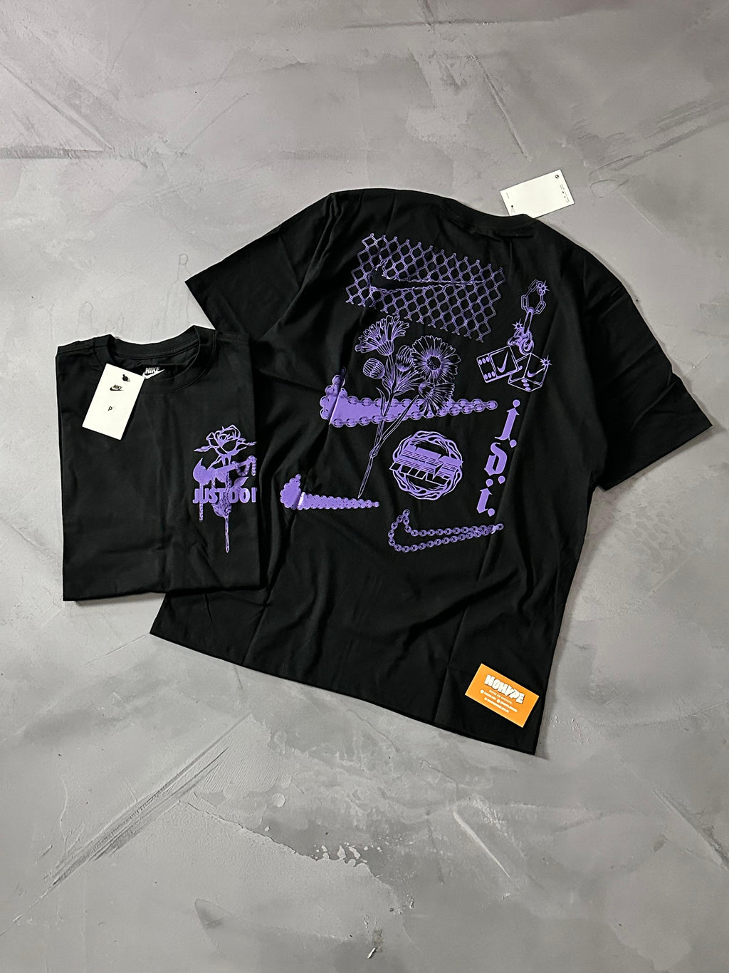 Camiseta Nike Flowers - Preto