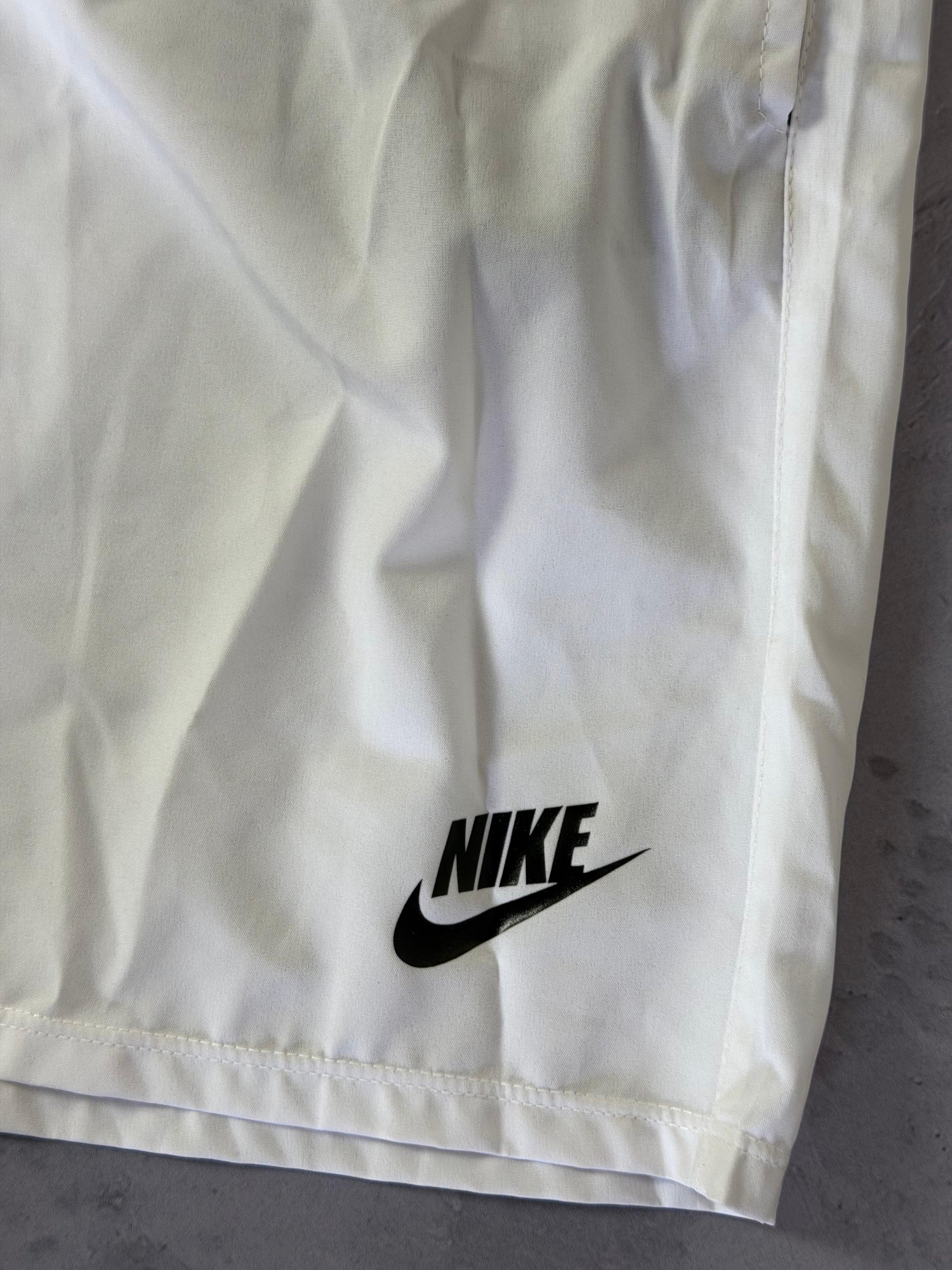 Shorts Tactel Nike Club - Branco 02