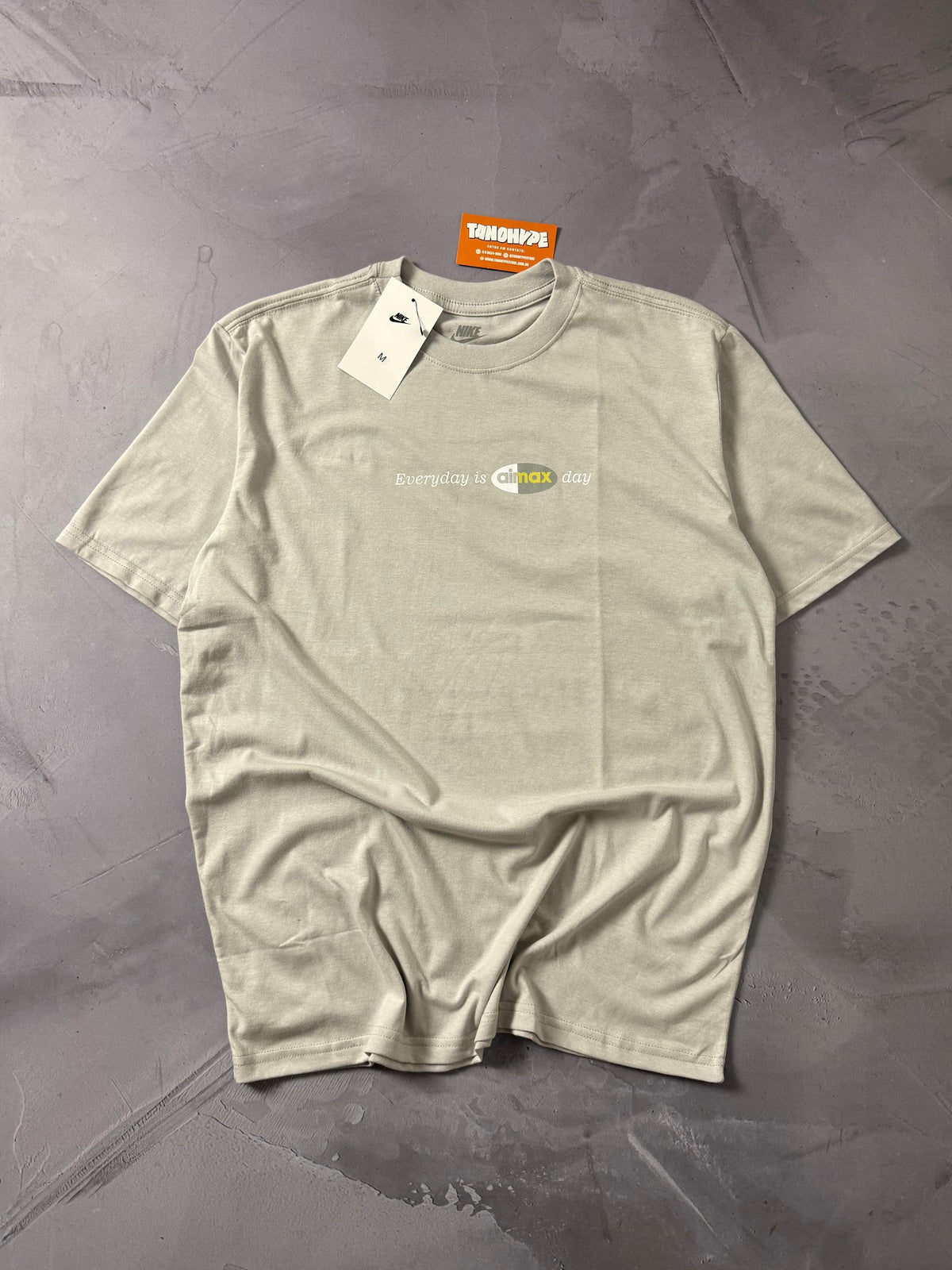 Camiseta Nike AirMax Day - Cinza