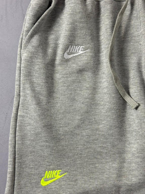 Shorts Moletom Nike Multi Swoosh - Cinza