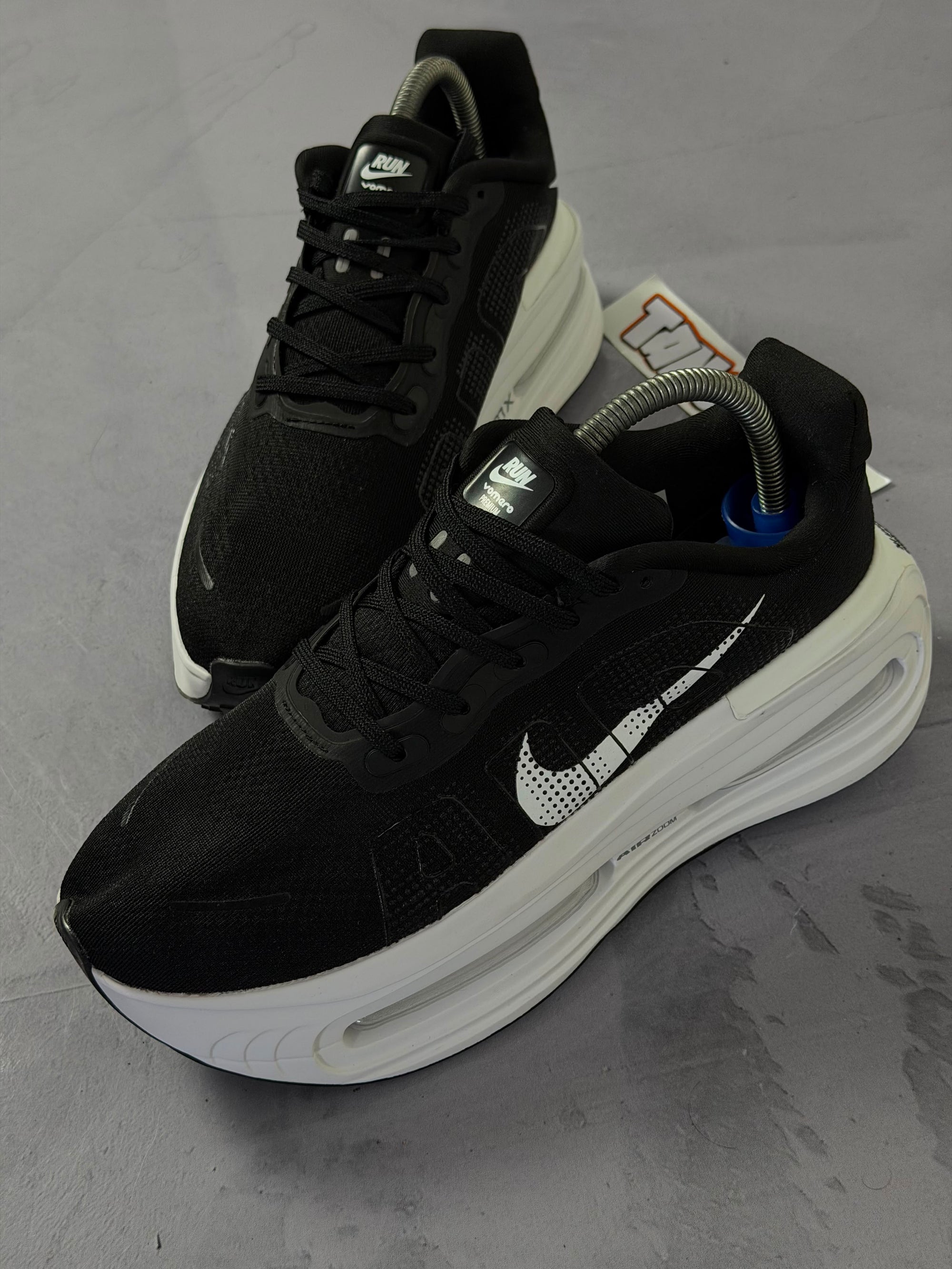 Tênis Nike Vomero - Black White