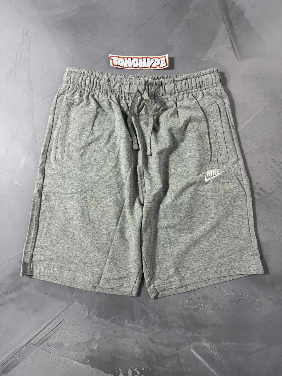 Shorts Moletom Nike Club - Cinza