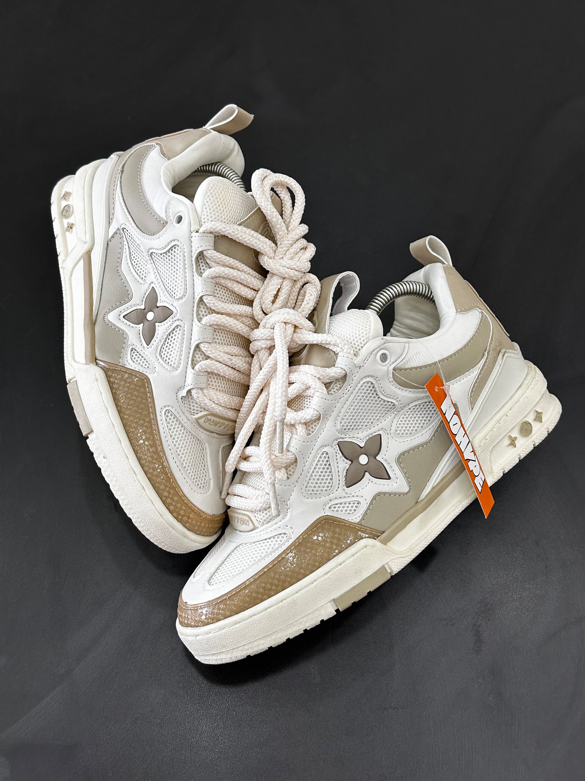 Tênis Louis Vuitton Skate - Bege White
