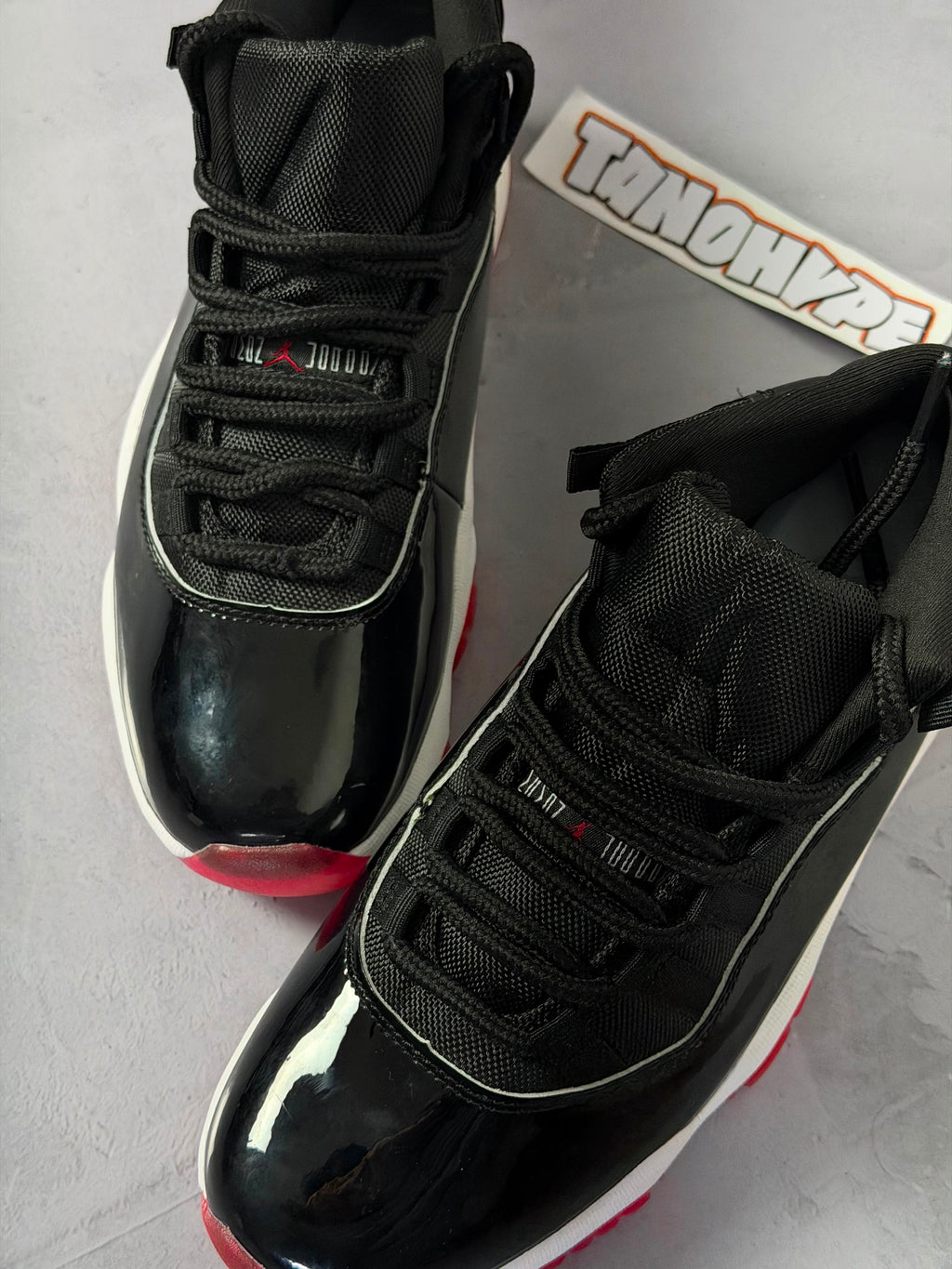 Tênis Nike Air Jordan 11 - Bred