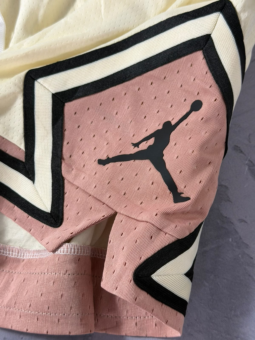 Shorts Jordan Diamond Dri Fit - Creme e Salmão