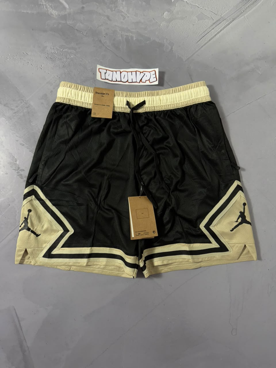 Shorts Jordan Diamond Dri Fit - Preto e Creme