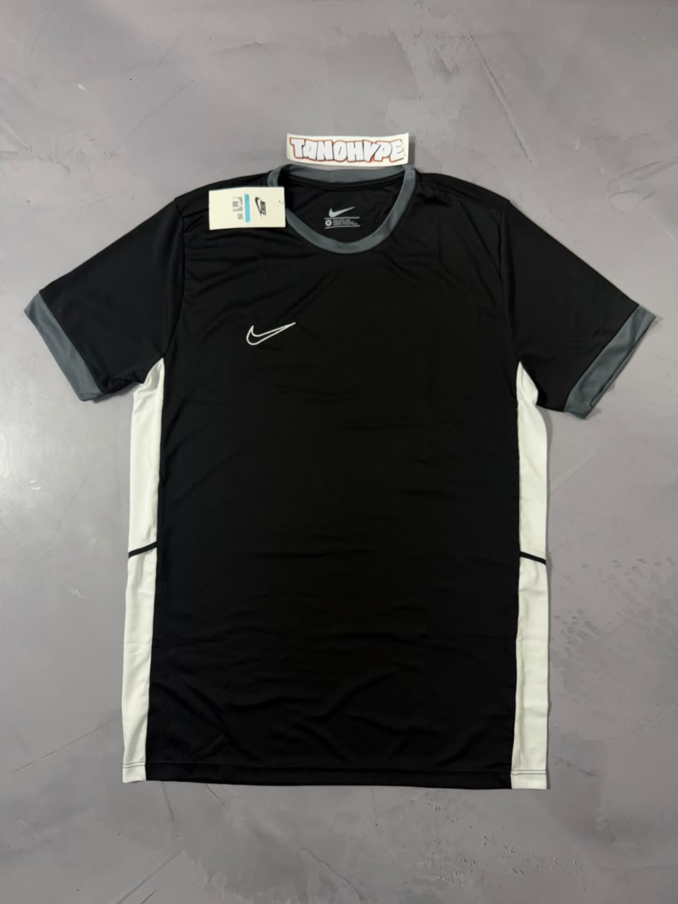 Camiseta Nike Academy 26 - Preto/Branco/Cinza