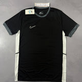 Camiseta Nike Academy 26 - Preto/Branco/Cinza