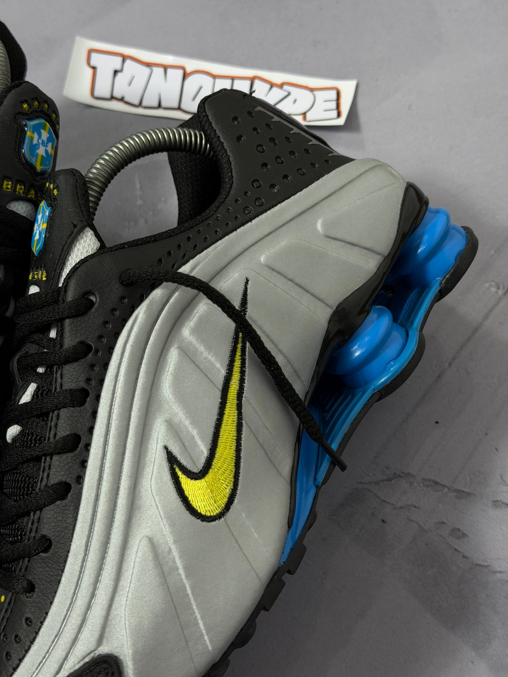 Tênis Nike Shox R4 - Seleção BRA