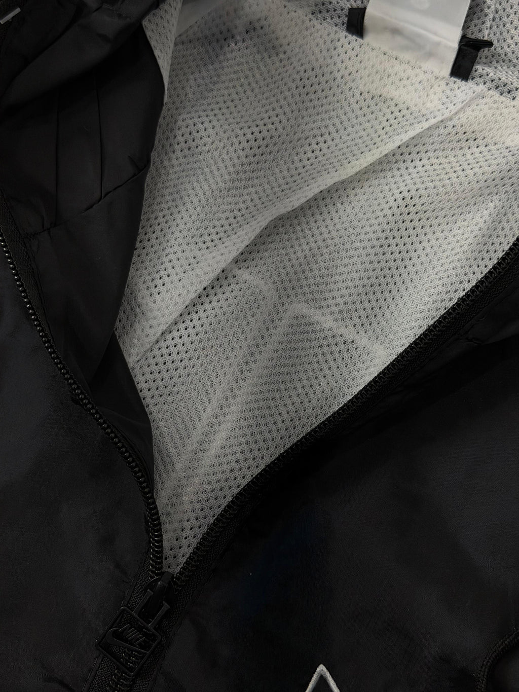 Corta Vento Nike Windrunner Logo - Preto
