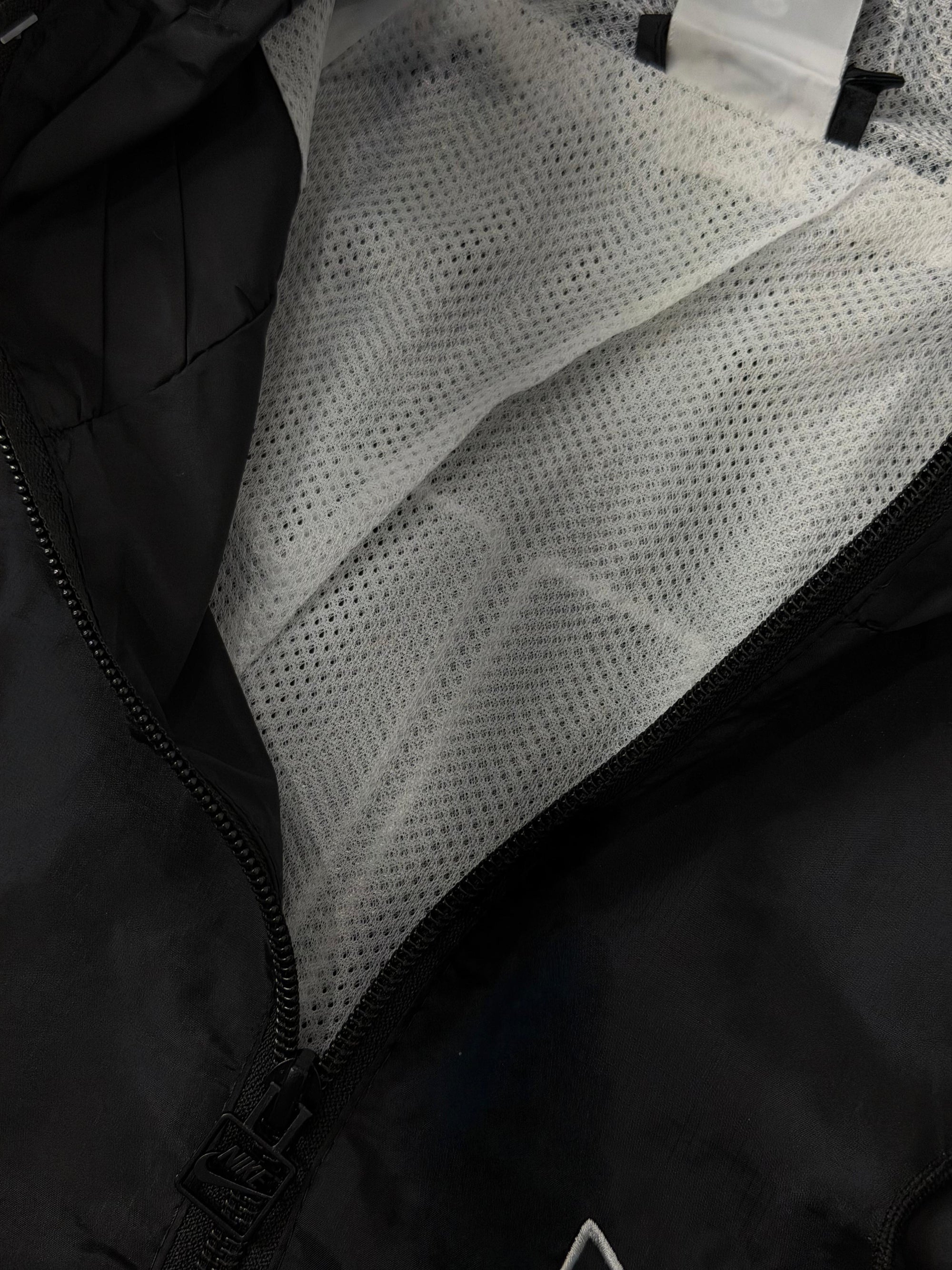 Corta Vento Nike Windrunner Logo - Preto