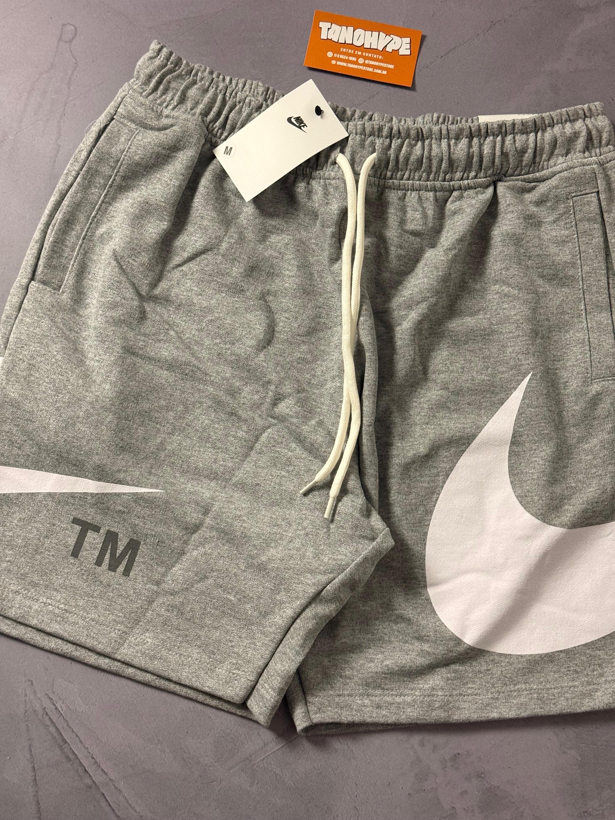 Shorts Moletom Nike Big Swoosh TM - Cinza
