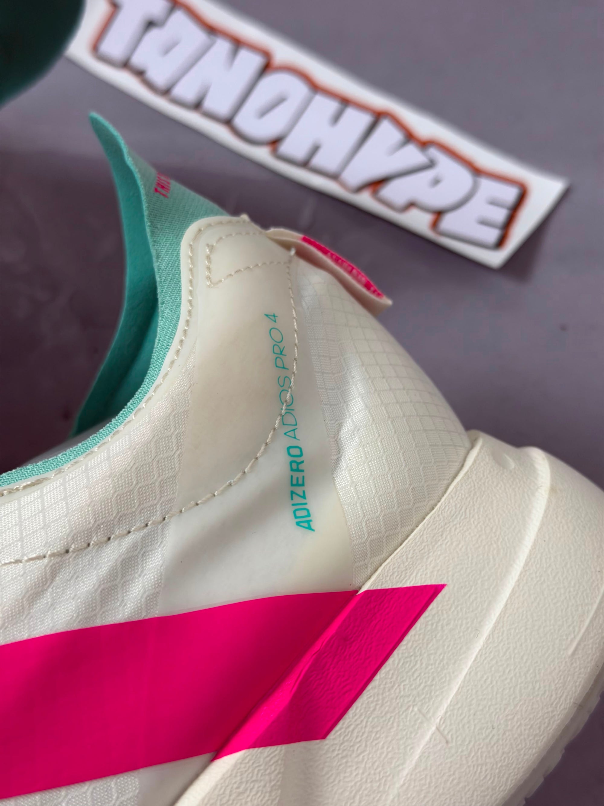 Tênis Adidas Adizero Adios Pro 4 - Offwhite/Pink
