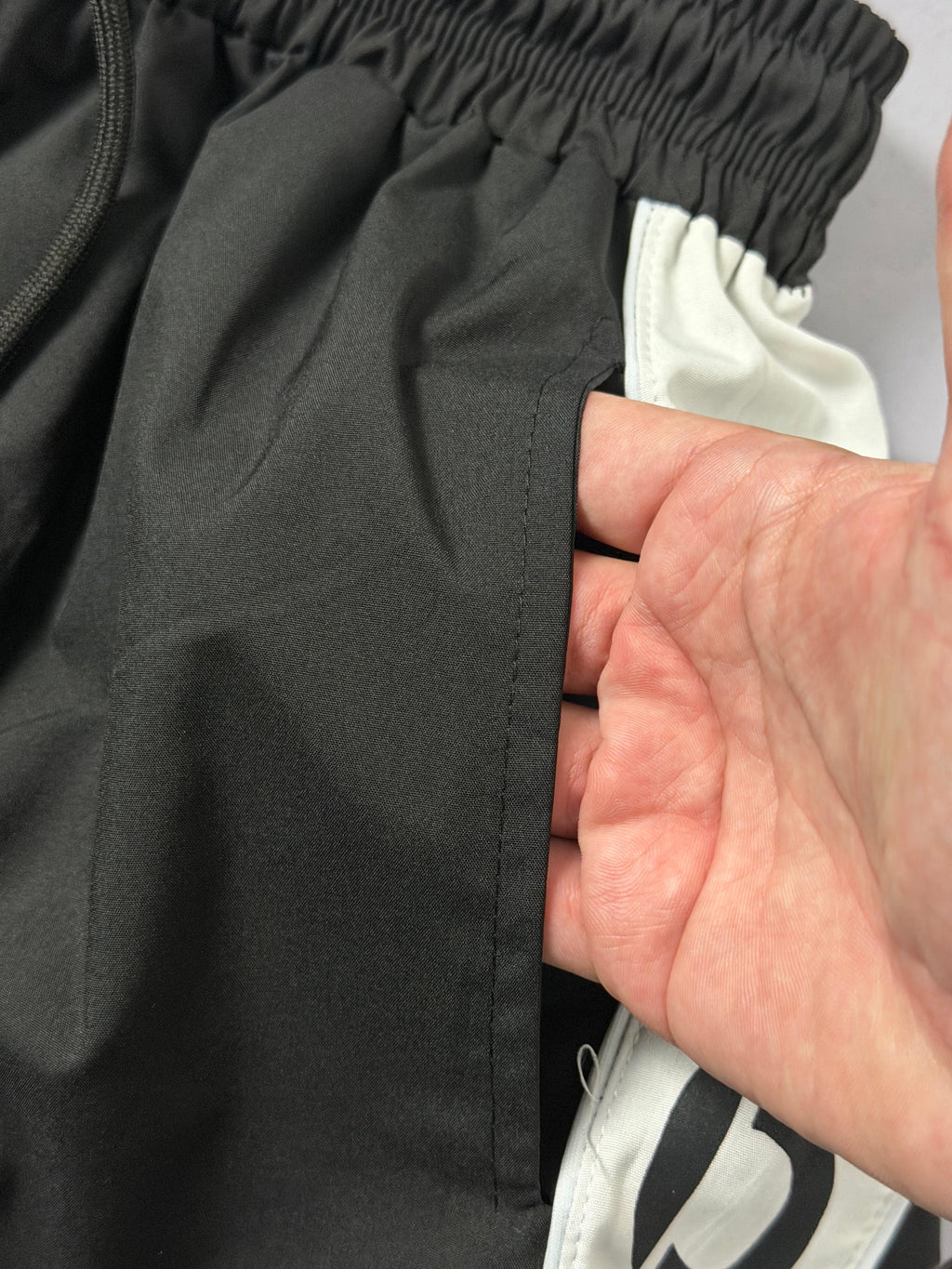 Shorts Tactel Lacoste Letreiro - Preto