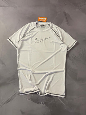 Camiseta Nike Pro - Preto