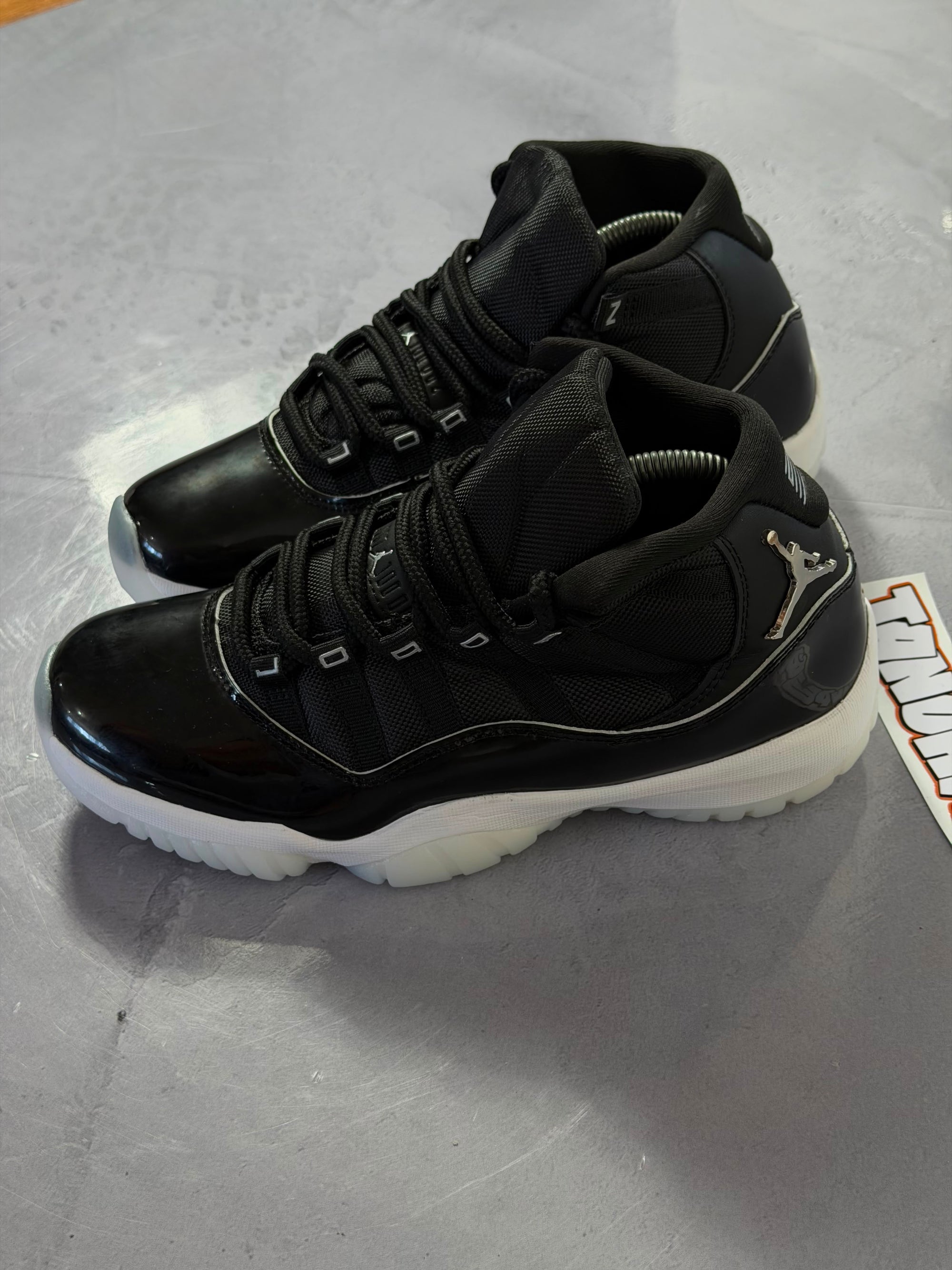 Tênis Nike Air Jordan 11 - Black