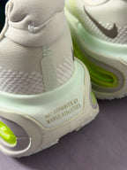 Tênis Nike Vomero - Barely Volt