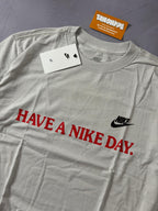 Camiseta Nike Have Day - Cinza