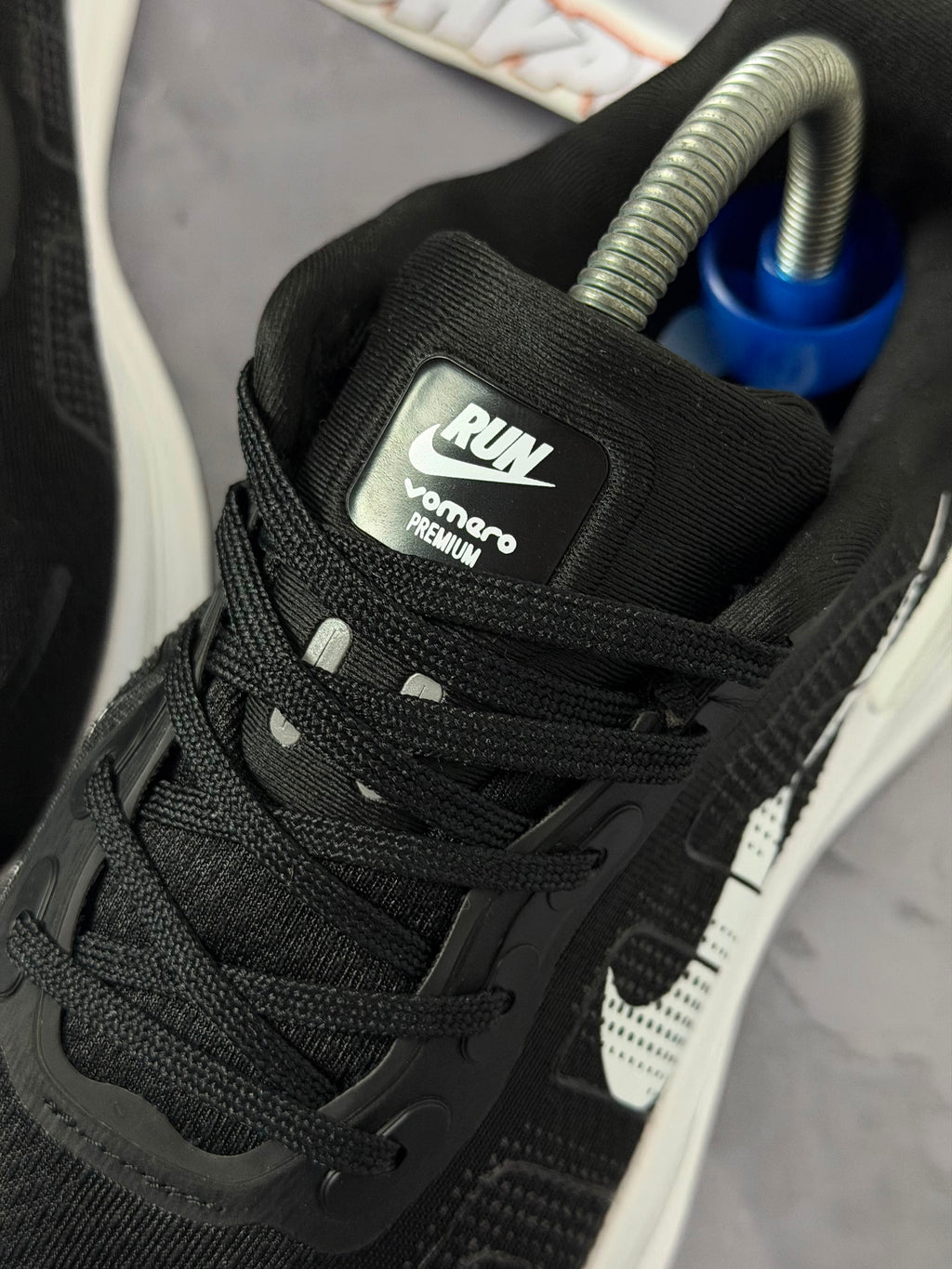 Tênis Nike Vomero - Black White