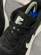 Tênis Nike Vomero - Black White