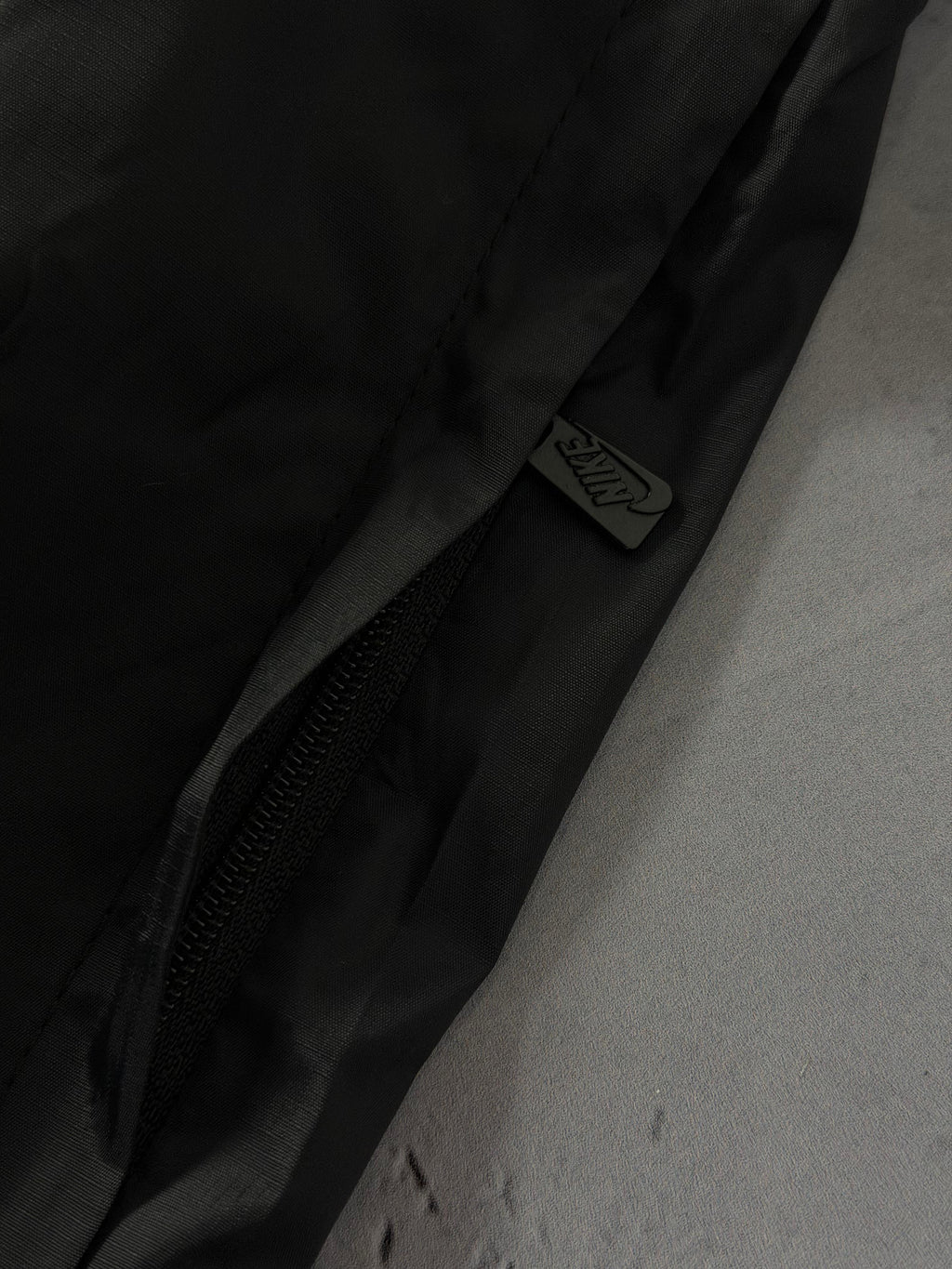 Corta Vento Nike Big Swoosh - Preto