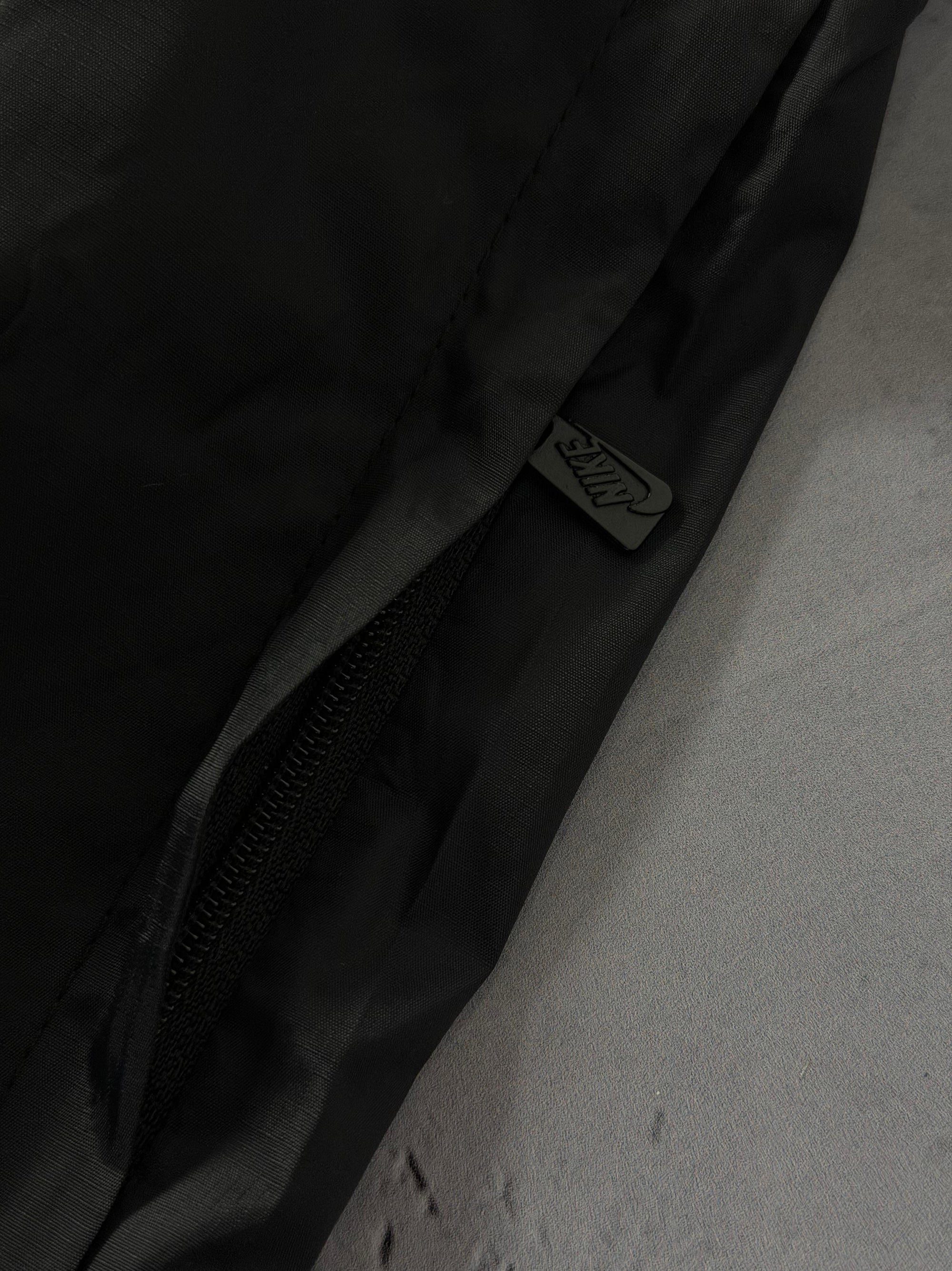 Corta Vento Nike Big Swoosh - Preto