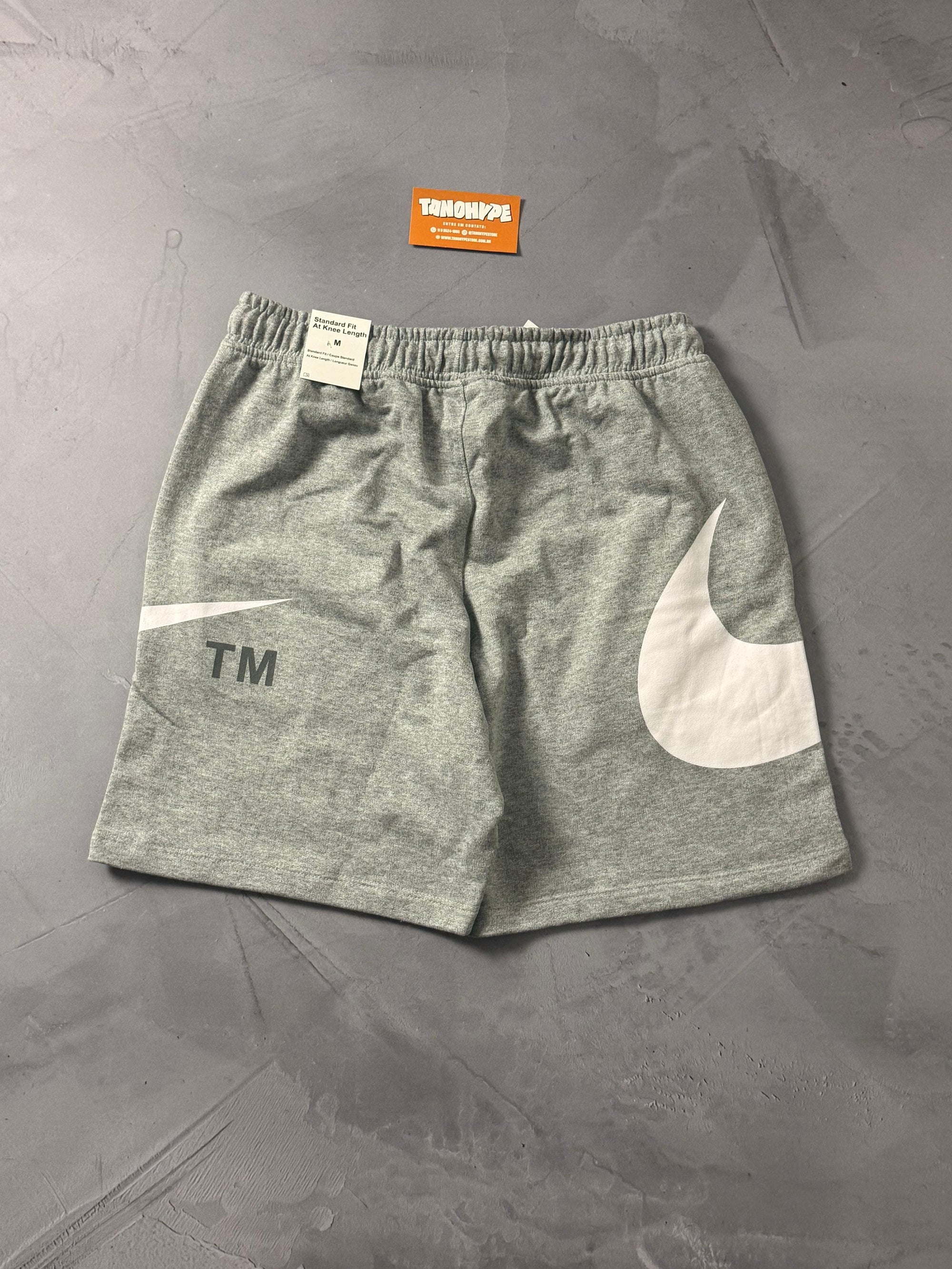 Shorts Moletom Nike Big Swoosh TM - Cinza